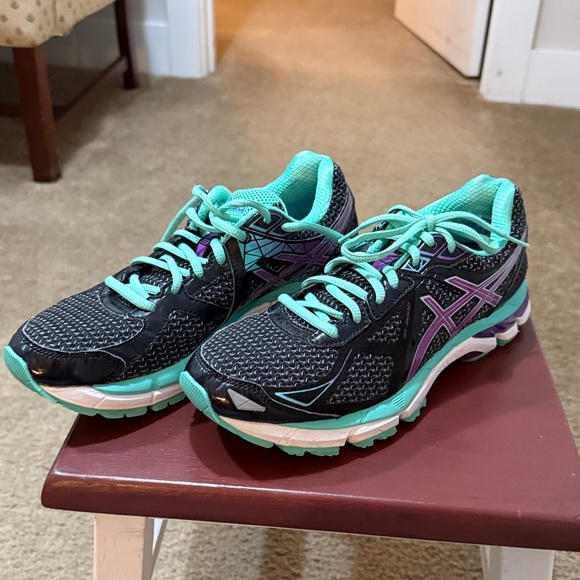 Ladies ASICS tennis shoes size 8 1/2 - Picture 7 of 9